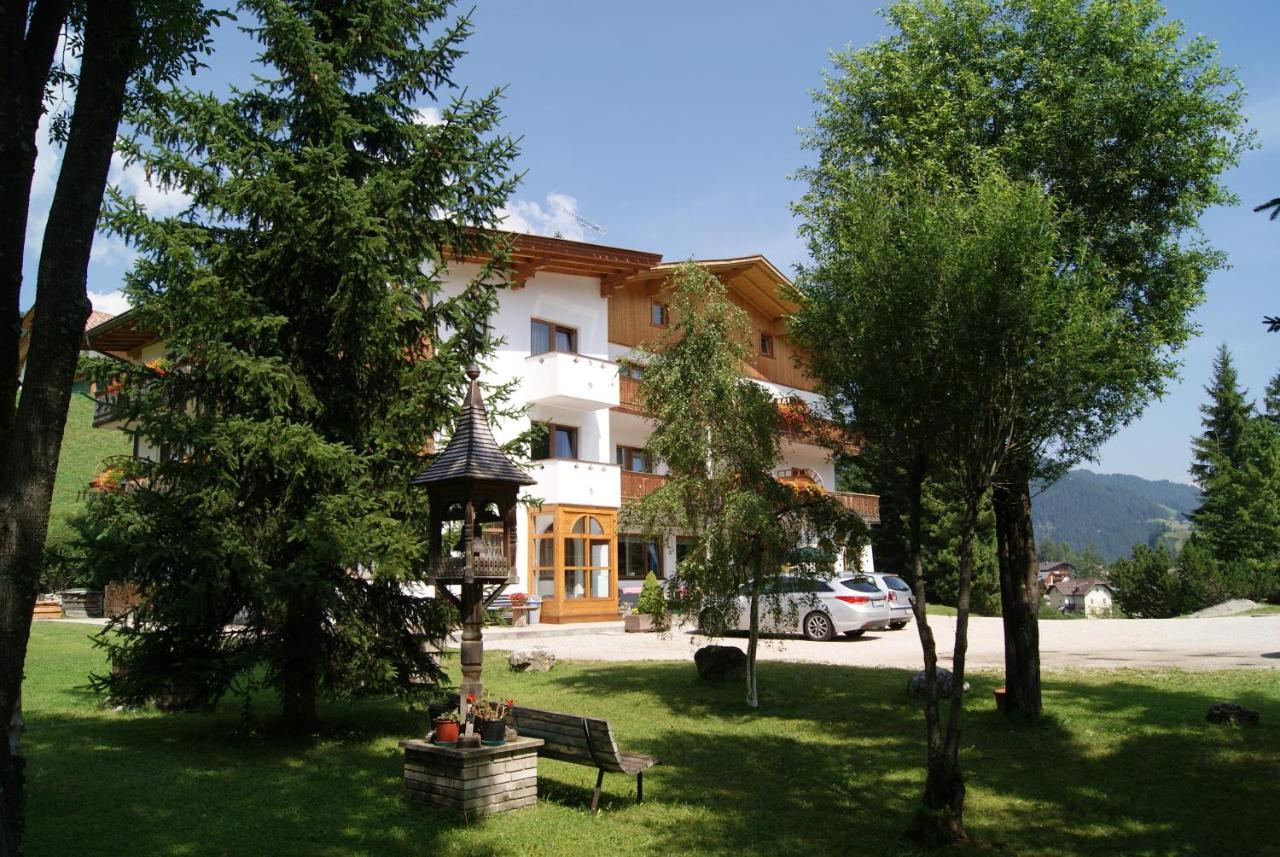Guesthouse Rungg Badia (South Tyrol) Extérieur photo
