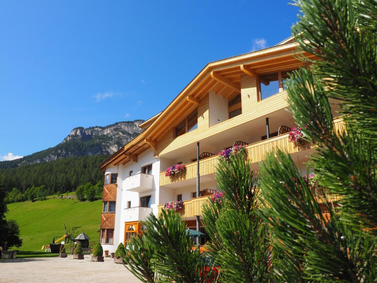 Guesthouse Rungg Badia (South Tyrol) Extérieur photo