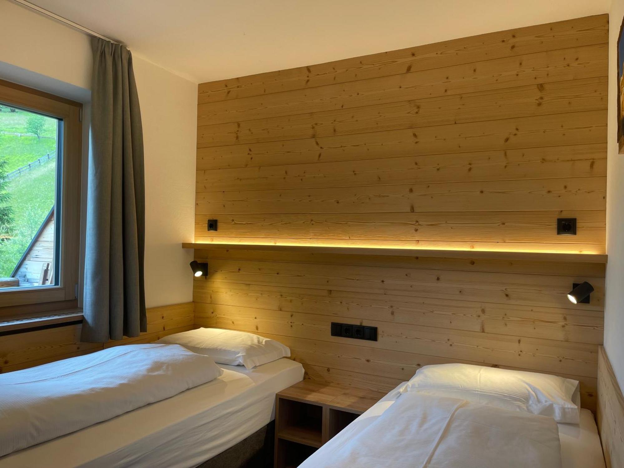 Guesthouse Rungg Badia (South Tyrol) Extérieur photo